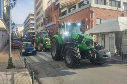 Βόλος: Αποχωρούν τα τρακτέρ από το λιμάνι