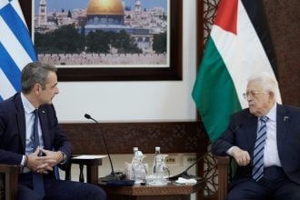 Μητσοτάκης στη συνάντηση με Αμπάς: Η Ελλάδα τάσσεται σταθερά υπέρ της επανεκκίνησης της πολιτικής διαδικασίας με στόχο τη λύση των δύο κρατών