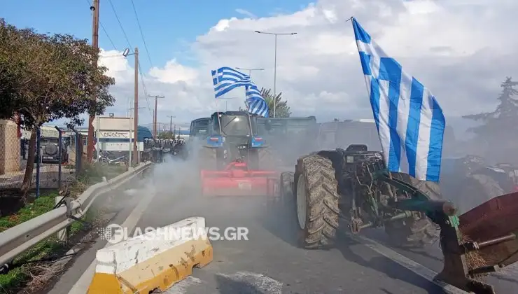 Μπλόκα αγροτών: Σοβαρά επεισόδια σε Χανιά και Ηράκλειο – Δακρυγόνα και πετροπόλεμος, διέλυσαν περιπολικό, δύο τραυματίες (ΦΩΤΟ & ΒΙΝΤΕΟ)