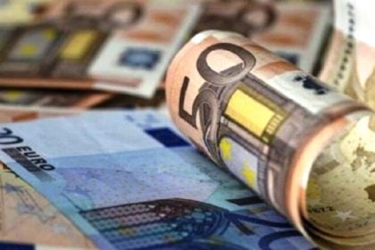 Επιχειρήσεις: Έρχονται νέα μέτρα φορολογικών ελαφρύνσεων - Τα σχέδια για την προκαταβολή φόρου και το τέλος επιτηδεύματος