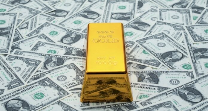 Σε υψηλό 6 εβδομάδων ο χρυσός, υποχωρεί το δολάριο