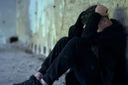 55χρονη κατηγορείται ότι βίαζε τον γιο της οικιακής βοηθού της - Τον κακοποιούσε σεξουαλικά από όταν ήταν 9 ετών