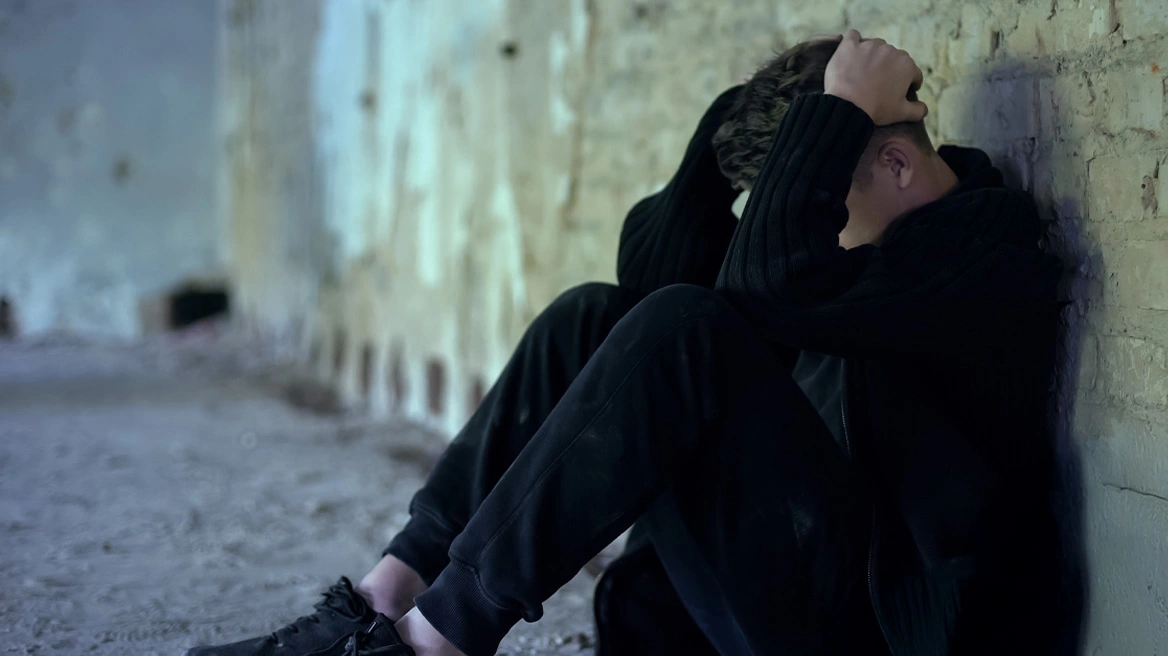 55χρονη κατηγορείται ότι βίαζε τον γιο της οικιακής βοηθού της - Τον κακοποιούσε σεξουαλικά από όταν ήταν 9 ετών