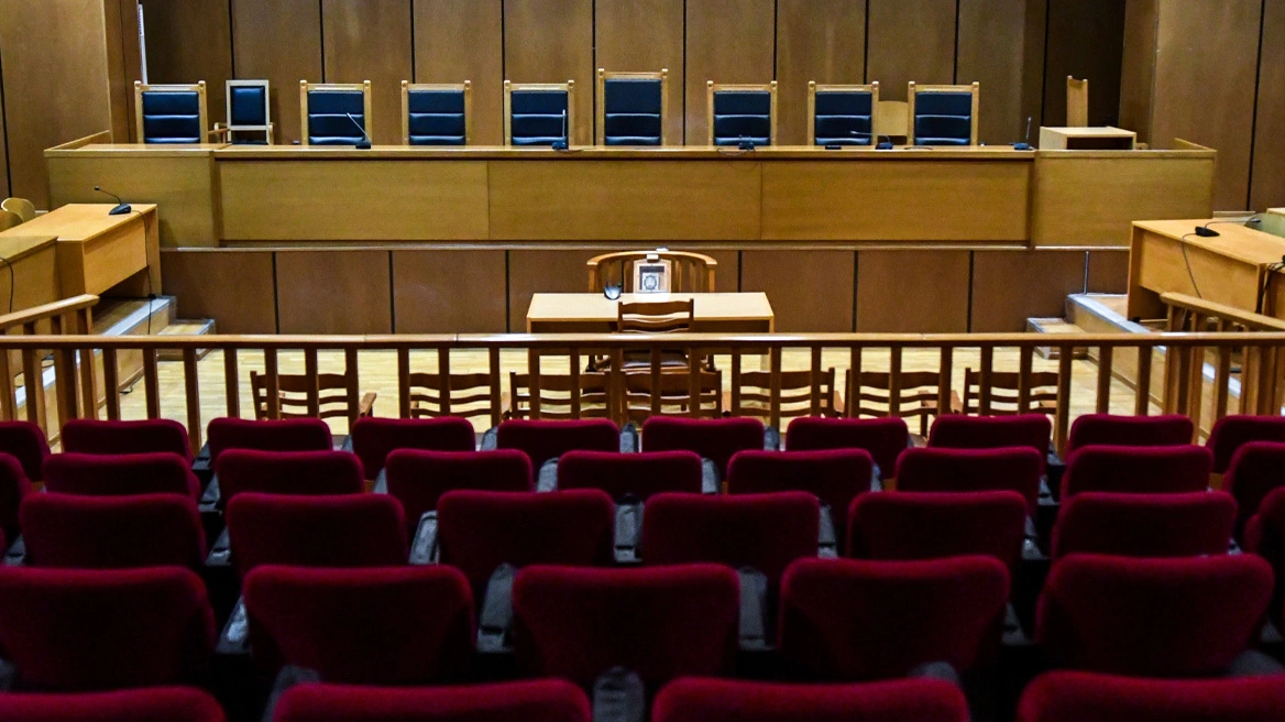 Συνεχίζεται σήμερα η δίκη για τα χαμένα βίντεο της τραγωδίας στα Τέμπη 