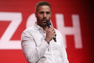 Ο ευρωβουλευτής Νίκος Παππάς γρονθοκόπησε δημοσιογράφο στο Στρασβούργο - Αναζητείται στο πλαίσιο του αυτοφώρου, τέθηκε εκτός ευρωομάδας του ΣΥΡΙΖΑ