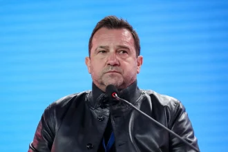 «Πώς θα την αντιμετωπίζουμε, ως μάνα που έχασε το παιδί της ή ως πολιτικό;» λέει ο Πλακιάς για την Καρυστιανού