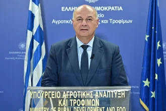 Τσιάρας για αγρότες: Ικανοποιείται το αφορολόγητο στη μάνικα, στο τραπέζι το μειωμένο ρεύμα