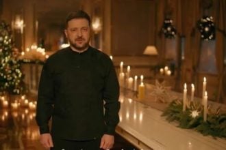 Οι ευχές Ζελένσκι για ειρήνη στην Ουκρανία & τα «καρφιά» στον Πούτιν