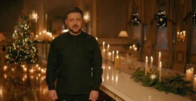 Οι ευχές Ζελένσκι για ειρήνη στην Ουκρανία & τα «καρφιά» στον Πούτιν