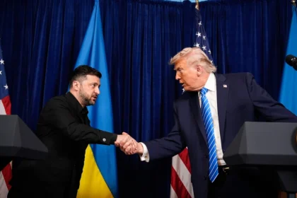 Πρόοδος αλλά χωρίς λύση στο εδαφικό στη συνάντηση Τραμπ - Ζελένσκι στη Φλόριντα: "Αγκάθι" παραμένει το Ντονμπάς