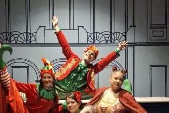 "Το σεντούκι της γιαγιάς": Χριστουγεννιάτικη παιδική παράσταση στο Royal Πάτρας