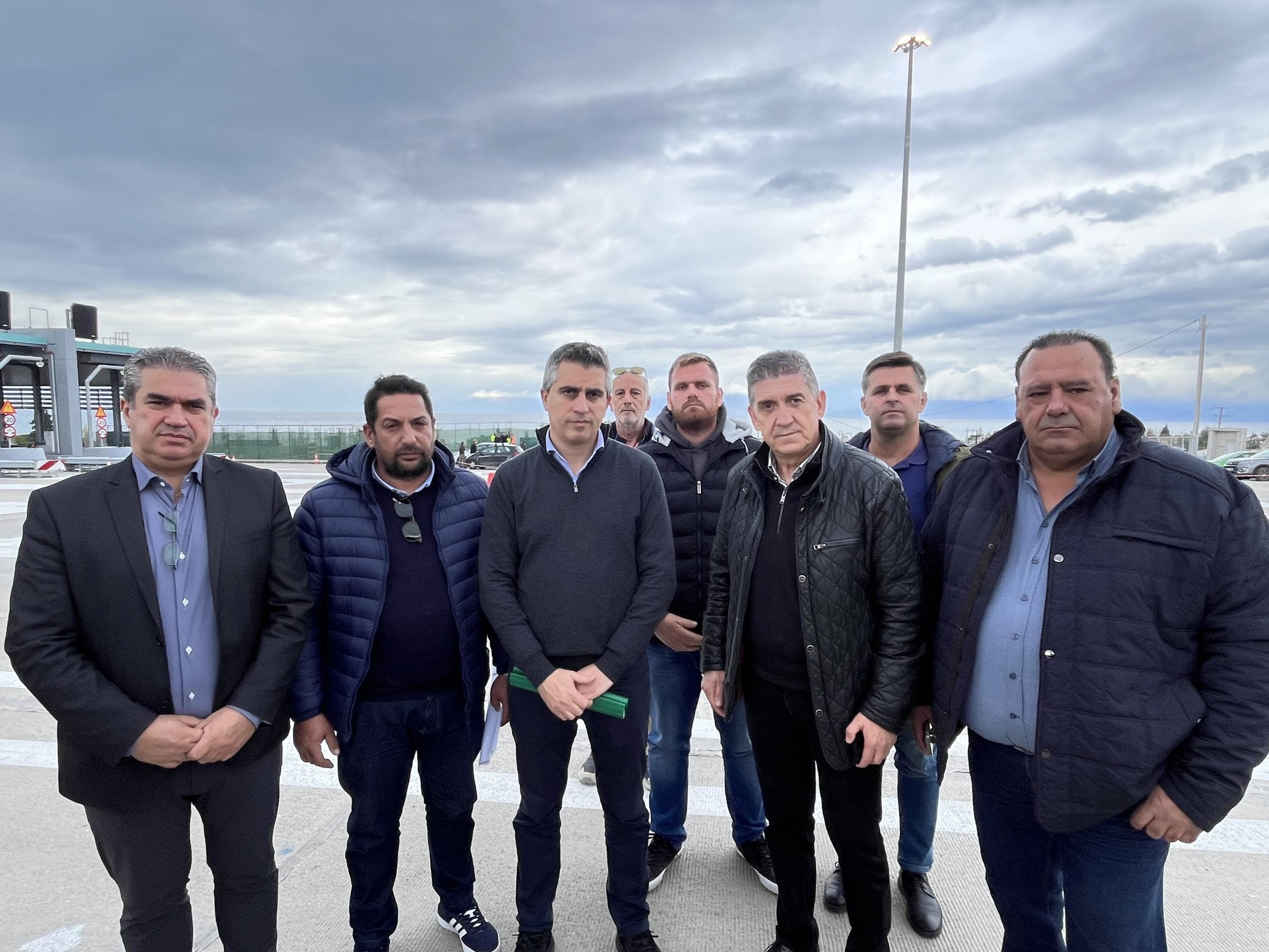 Μαζί με τους αγρότες στον Υπουργό ο Δήμαρχος Δυτικής Αχαΐας, Γρ. Αλεξόπουλος - Ψήφισμα σε Δήμα