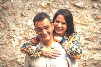 «CHECKIN για 2» του Μάκη Τσούφη στο Επίκεντρο