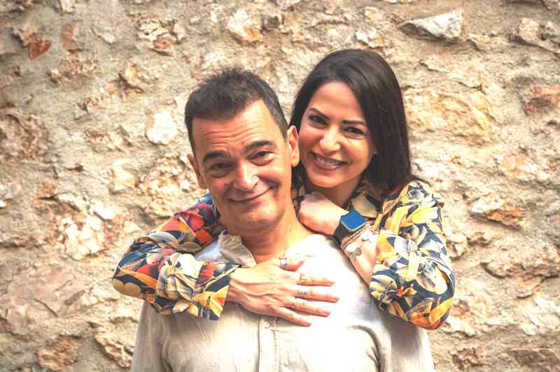 «CHECKIN για 2» του Μάκη Τσούφη στο Επίκεντρο