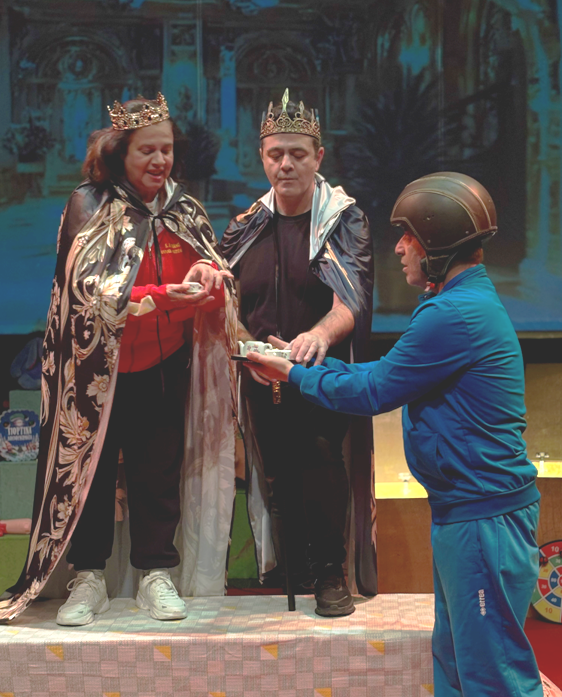 Επίκεντρο+: Τελευταία παράσταση για την Χριστουγεννιάτικη ιστορία «Η καλοσύνη του κόσμου» του Κώστα Νταλιάνη σε σκηνοθεσία Ιωάννη Αναστασόπουλου