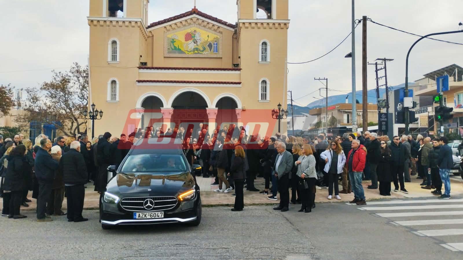 Πάτρα: Σε κλίμα οδύνης η κηδεία του γκαλερίστα Παναγιώτη Ζέρβα (ΦΩΤΟ)