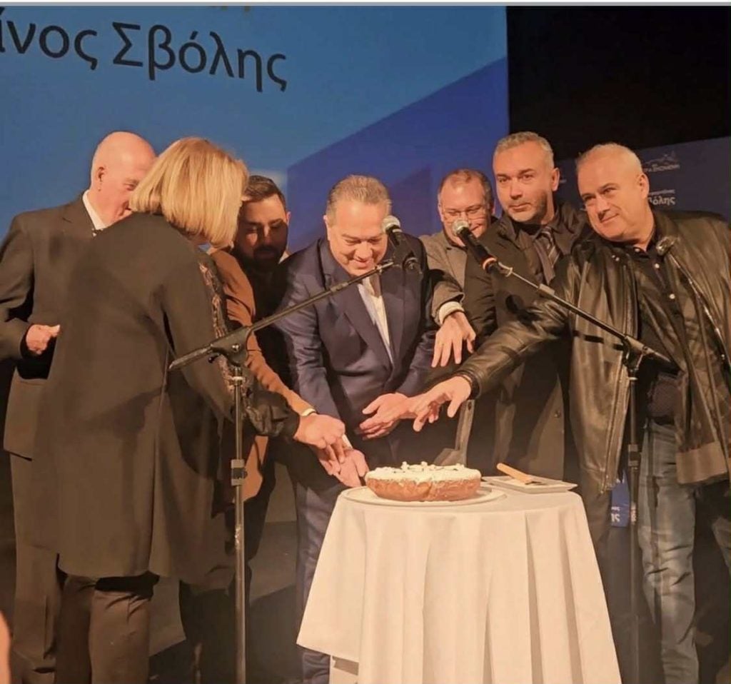 «Πάτρα Eνωμένη»:"Ένα μεγάλο «ευχαριστώ» για την κοσμοπλημμύρα στην κοπή της πρωτοχρονιάτικης πίτας μας"