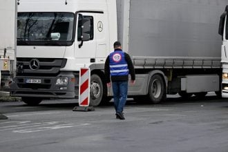 Σερβία: Τερμάτισαν τους αποκλεισμούς συνόρων οι οδηγοί φορτηγών