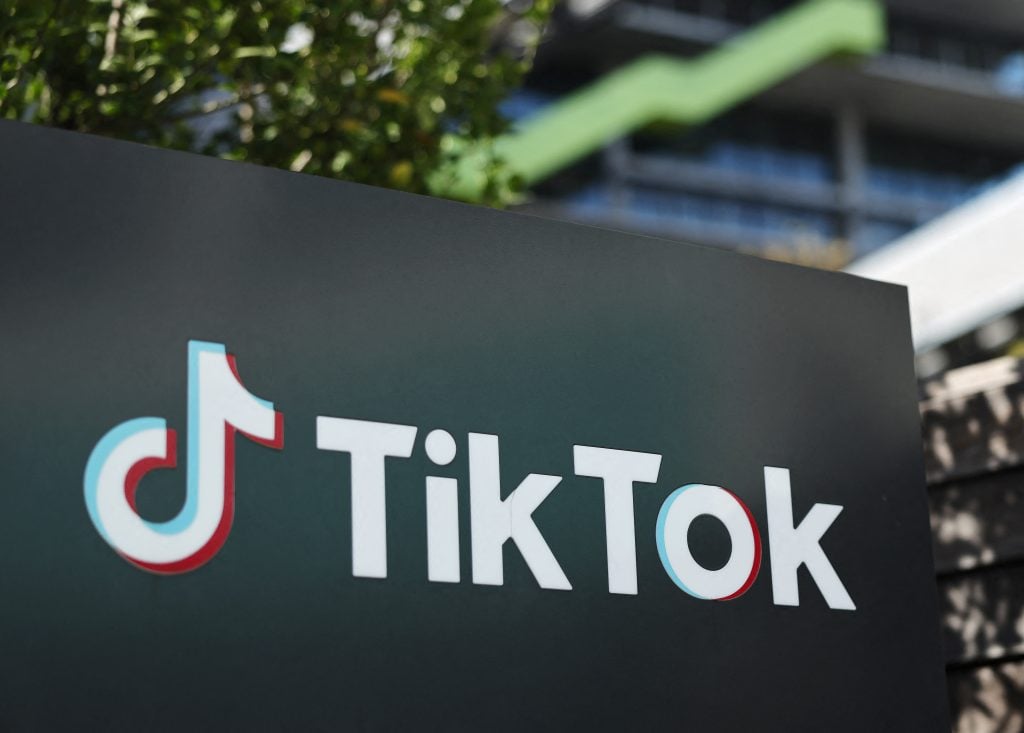 TikTok: Τι σημαίνει η νέα συμφωνία με τις ΗΠΑ για τους χρήστες;