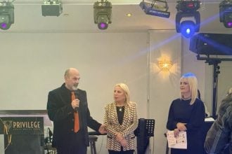 Ο Χαράλαμπος Μπονάνος κοντά στην "Καλλιπάτειρα"