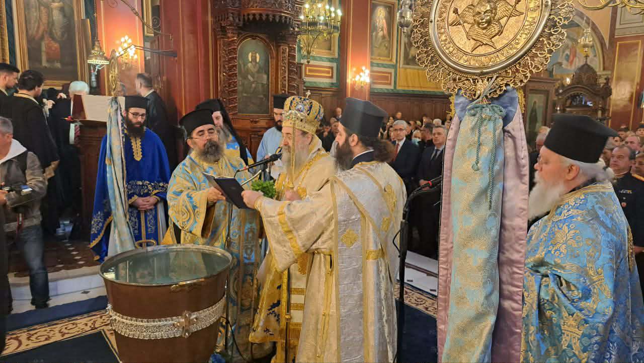 Πάτρα: Λειτουργία στην Μητρόπολη για τα Θεοφάνεια ΦΩΤΟ