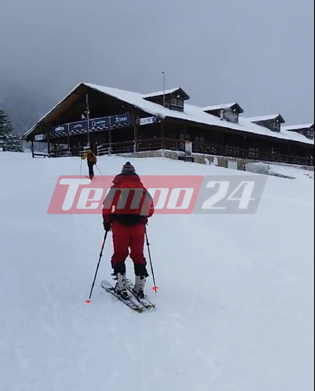 Χιονίζει ασταμάτητα στο Χιονοδρομικό Καλαβρύτων ΦΩΤΟ