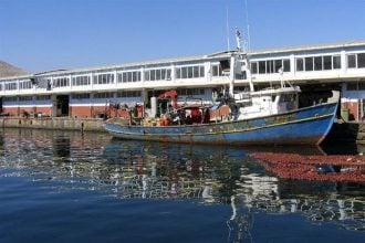 Πάτρα: Ημιβύθιση αλιευτικού σκάφους στην Ιχθυόσκαλα