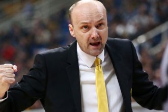 Εκτός εαυτού ο Γιούρι Ζντοβτς: Αποβλήθηκε στο πρώτο δεκάλεπτο του ΠΑΟΚ – Παναθηναϊκός