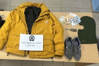 Ηλεία: Συνελήφθη κουκουλοφόρος που λήστεψε με μαχαίρι πρακτορείο ΟΠΑΠ