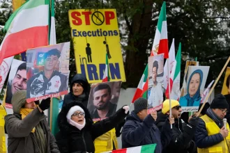 Ιράν: Γενικός ξεσηκωμός από τον λαό - Τουλάχιστον 45 διαδηλωτές νεκροί, η κυβέρνηση έκοψε το ίντερνετ! (ΒΙΝΤΕΟ)