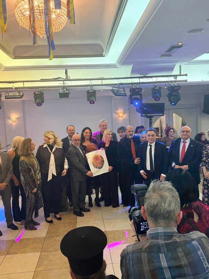 Ο Χαράλαμπος Μπονάνος κοντά στην "Καλλιπάτειρα"