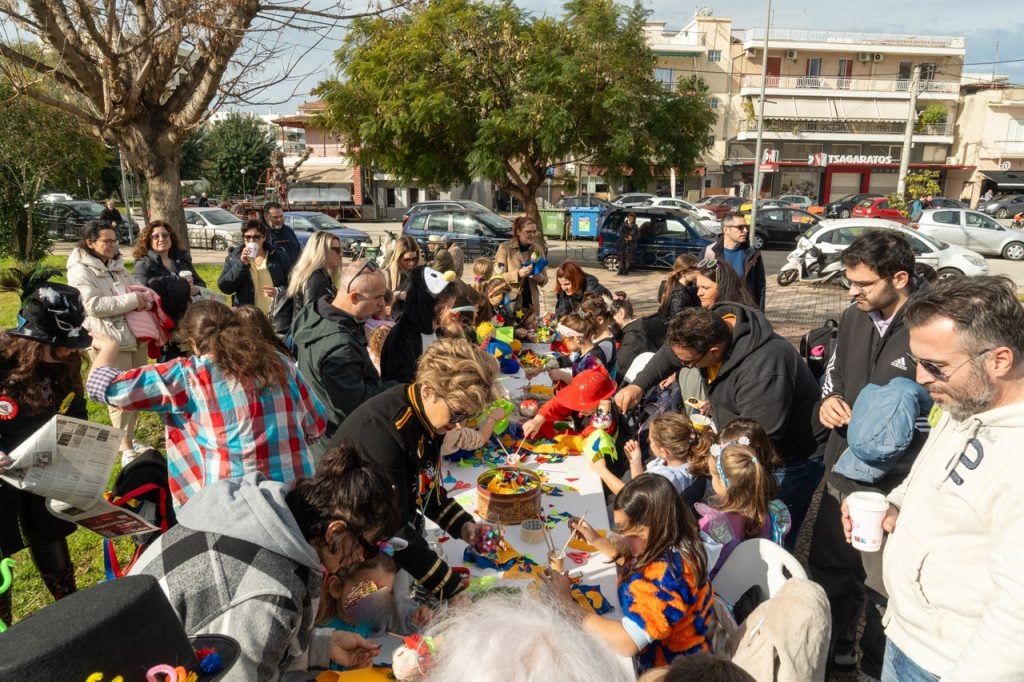 Πλημμύρισε από κόσμο η Πλατεία Ντε Μιράντα για τη 2η Καρναβαλούπολη - ΦΩΤΟ