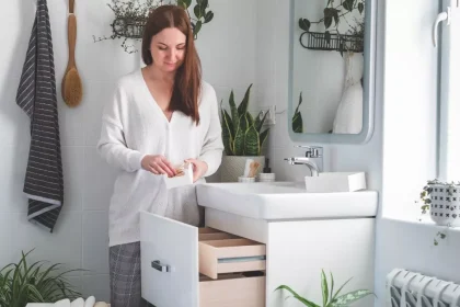 Δύο προϊόντα που πρέπει να ξεφορτωθούμε από το μπάνιο για το καλό του εντέρου