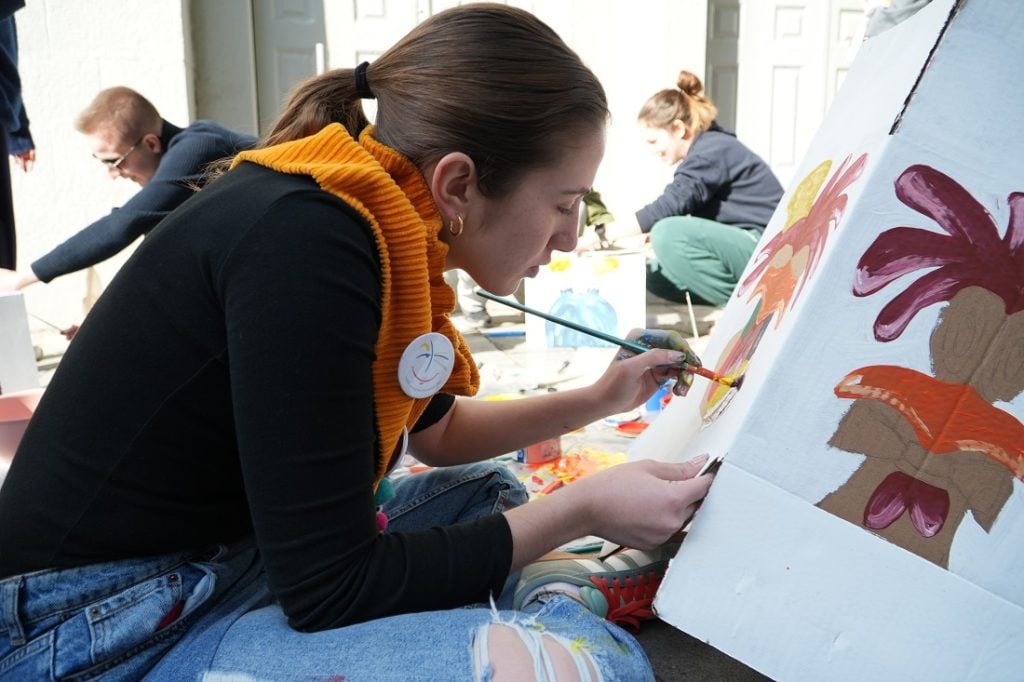 61ο Παιχνίδι Κρυμμένου Θησαυρού: Πλημμύρισε χρώμα και έμπνευση ο πεζόδρομος της Μαιζώνος στο «Cubbez» - ΦΩΤΟ