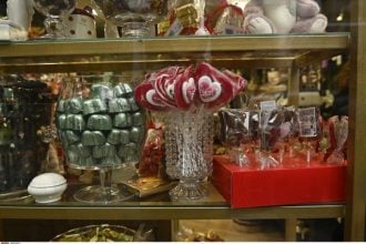 Ποιοι γιορτάζουν την Κυριακή 25 Ιανουαρίου