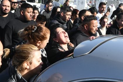 Το τελευταίο αντίο στον 30χρονο που δολοφονήθηκε σε κλαμπ στην Πάτρα - Θρήνος στην κηδεία του (ΦΩΤΟ-ΒΙΝΤΕΟ)