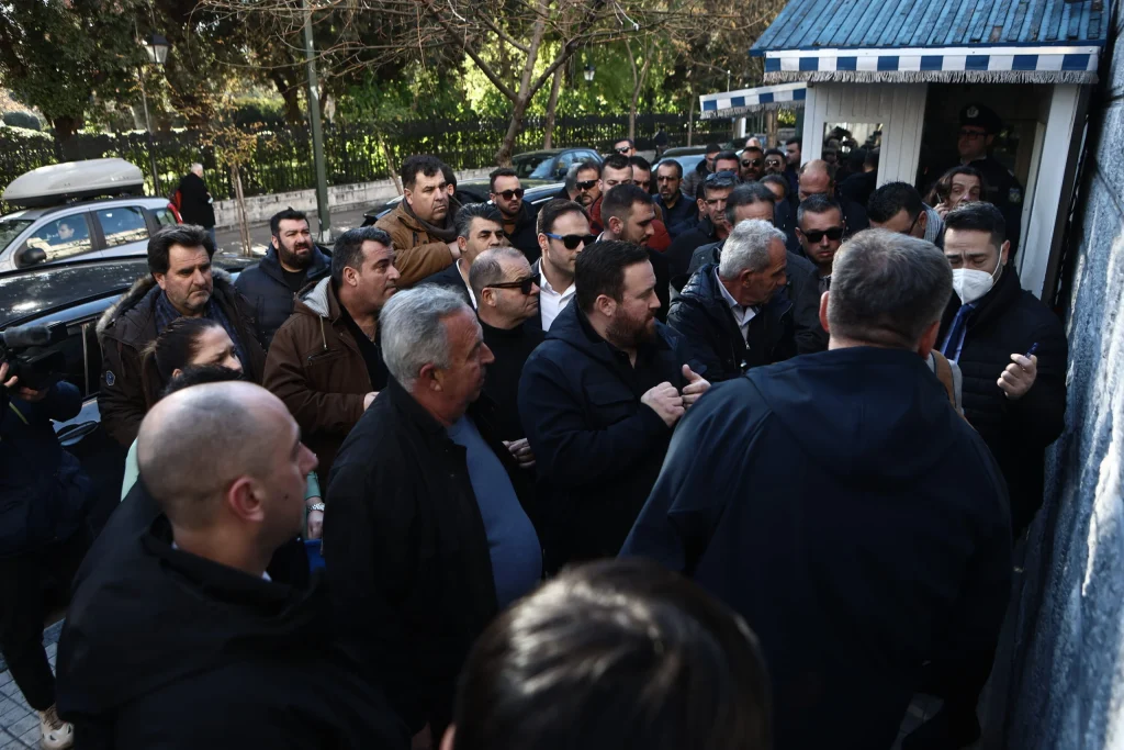 Οι αγρότες συναντούν τον Κυριάκο Μητσοτάκη στο Μαξίμου 