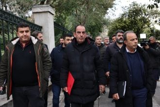 Στο Μαξίμου οι αγρότες για τη συνάντηση με τον Κυριάκο Μητσοτάκη 