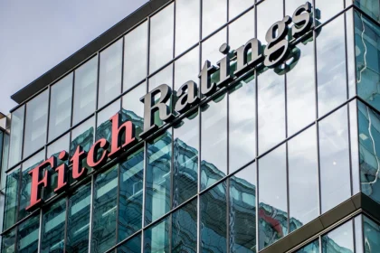 Fitch: Προειδοποιεί για υποβαθμίσεις ευρωπαϊκών κρατών αν υπάρξει ρήγμα στο ΝΑΤΟ λόγω Γροιλανδίας