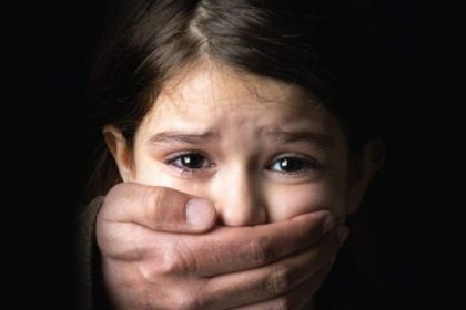 Επιχειρηματίας κακοποιούσε ορφανά παιδιά στην Αίγυπτο