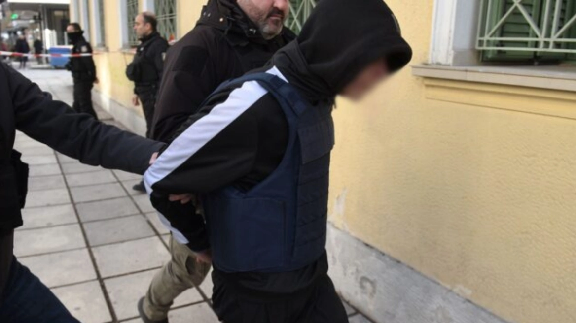 Ξυλοκόπησαν μέσα στη φυλακή τον 16χρονο που τραυμάτισε θανάσιμα 17χρονο στις Σέρρες, τον μαστίγωσαν με ηλεκτρικό καλώδιο