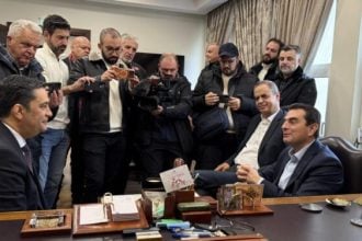 Στο Αγρίνιο Σκρέκας-Κονταδάκης – Συνάντηση με τον Γ. Παπαναστασίου στο Δημαρχείο