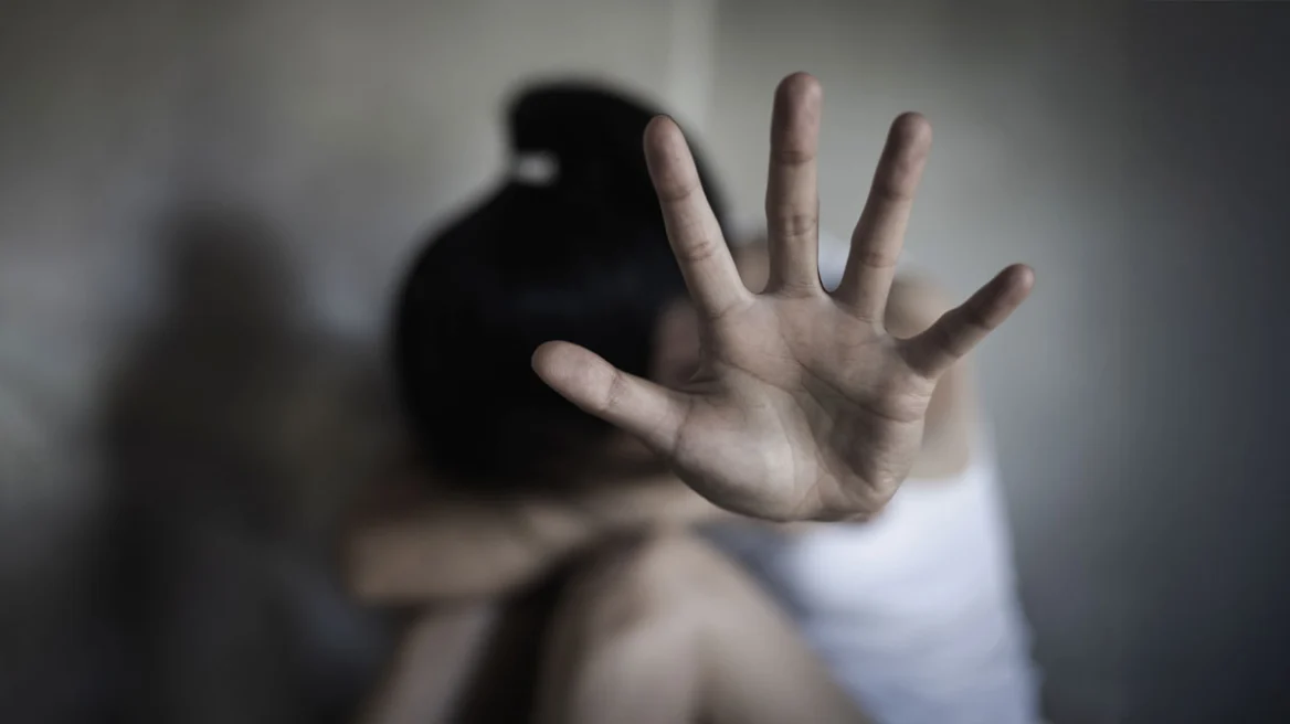 Συνελήφθη 14χρονος που χτύπησε με γροθιά την 16χρονη αδελφή του και την έστειλε στο νοσοκομείο