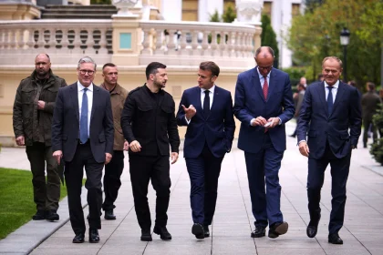 Συμμαχία των Προθύμων: Ρήτρες δεσμευτικού χαρακτήρα στις εγγυήσεις για την ασφάλεια της Ουκρανίας το ζητούμενο της συνόδου στο Παρίσι