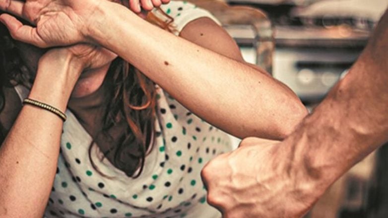 Συνελήφθη 53χρονος που κακοποιούσε τη σύντροφό του