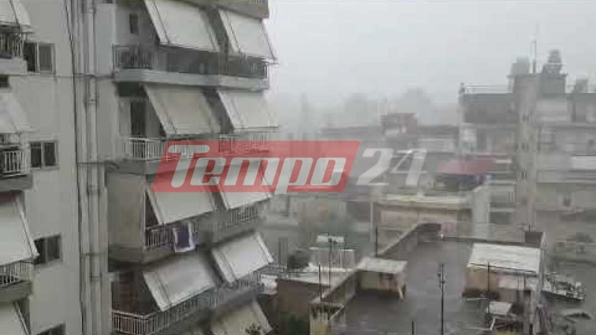 Σφοδρή καταιγίδα με ισχυρούς ανέμους στην Πάτρα - "Πέταξε" τσεκούρι από μπαλκόνι (ΦΩΤΟ)