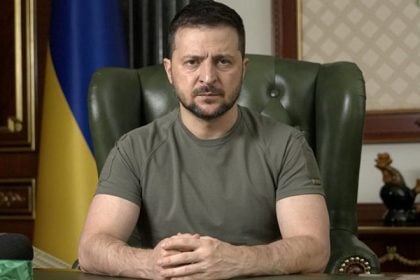 Ζελένσκι: «Ας έρθει στο Κίεβο ο Πούτιν, αν τολμάει»