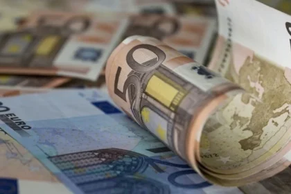 ΕΛΣΤΑΤ: Αύξηση 1,9% σημείωσε το διαθέσιμο εισόδημα των νοικοκυριών το γ' τρίμηνο 2025