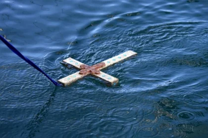 Απίστευτο περιστατικό στη Λεμεσό, πήρε τον σταυρό των Θεοφανίων και εξαφανίστηκε