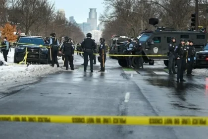 Συγκρούσεις διαδηλωτών - Αστυνομίας στη Μινεάπολη μετά τον θανάσιμο πυροβολισμό 37χρονης από πράκτορα της ICE